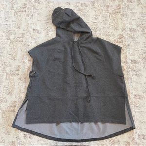 Avía grey cropped sweatshirt size S (4-6)